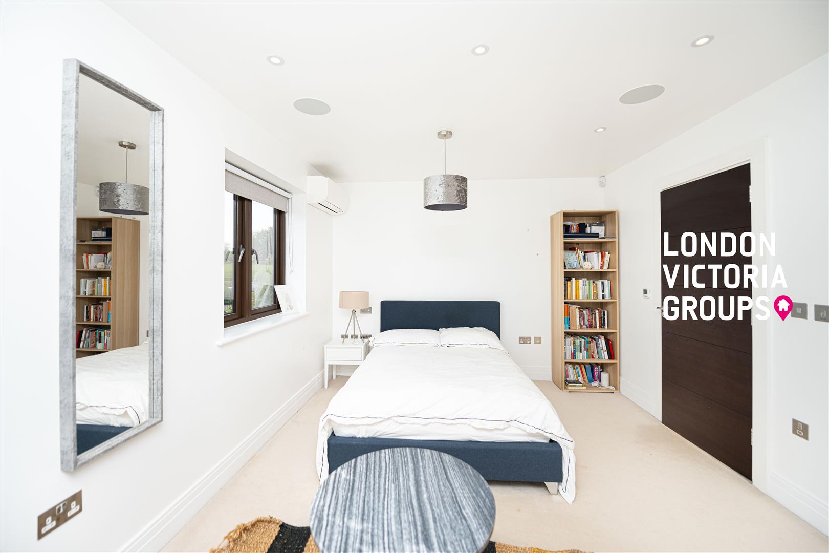 Duchess Crescent, Stanmore
